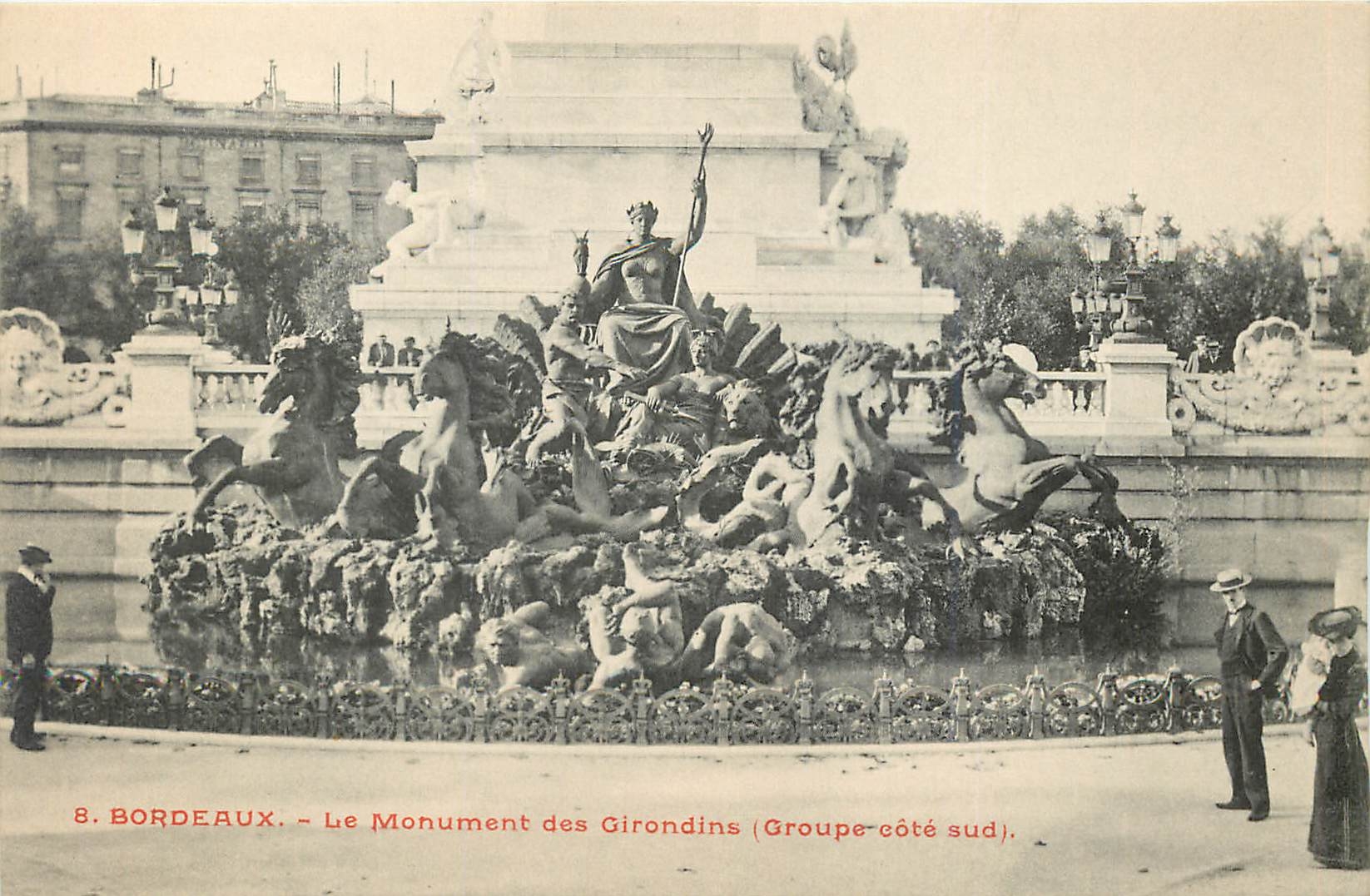 CPA Bordeaux Le Monument des Girondins Groupe cote sud 