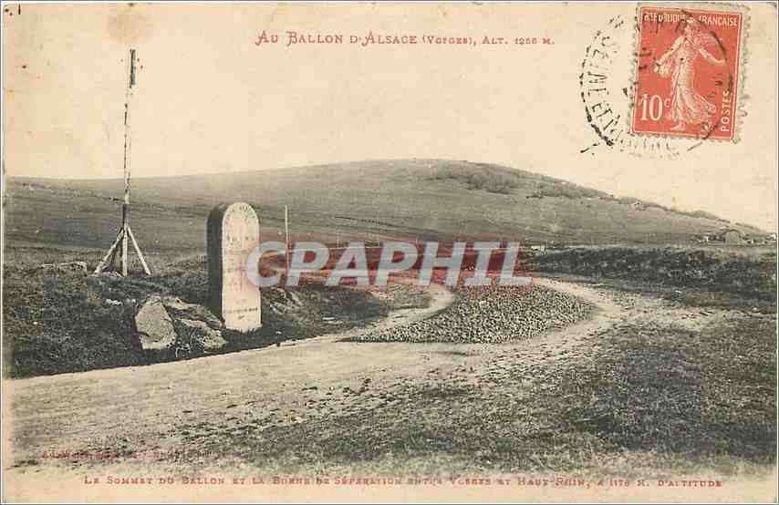 CPA Au Ballon d'Alsace Vosges Le sommet du ballon et la borne de separation entre Vosges et Haut Rhi