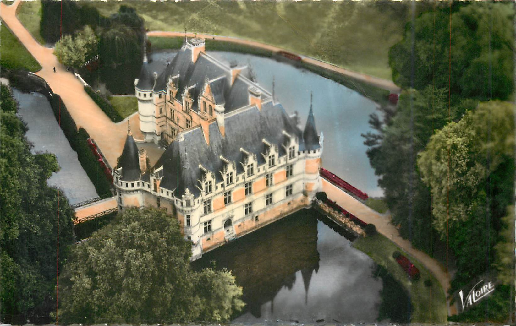 CPM Azay le Rideau Indre Loire Le Chateau du XVI et sa facade sur la piece d'eau vus d'avion 