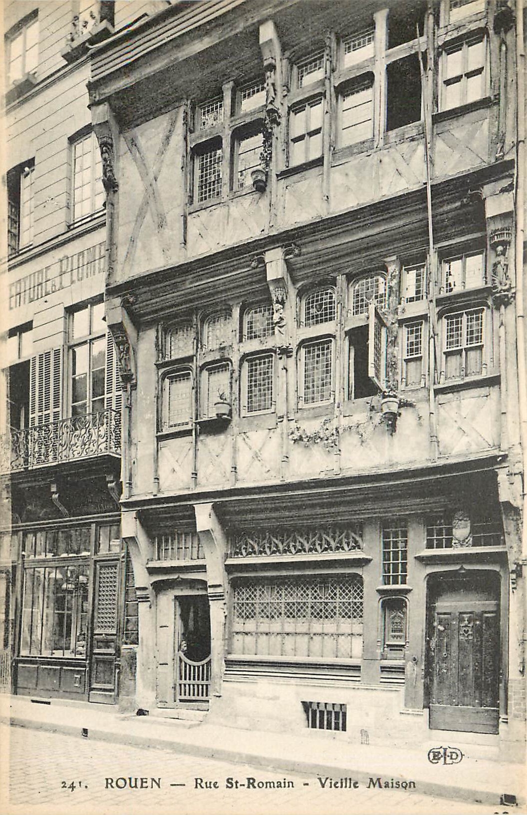 CPA Rouen Rue St Romain Vieille Maison 