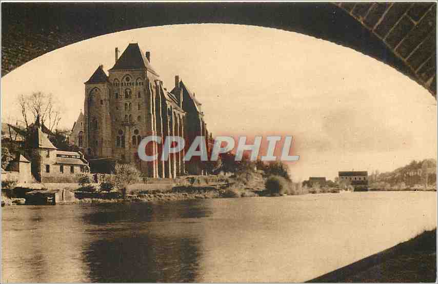CPA L'Abbaye de Solesmes Vue sous le Pont 