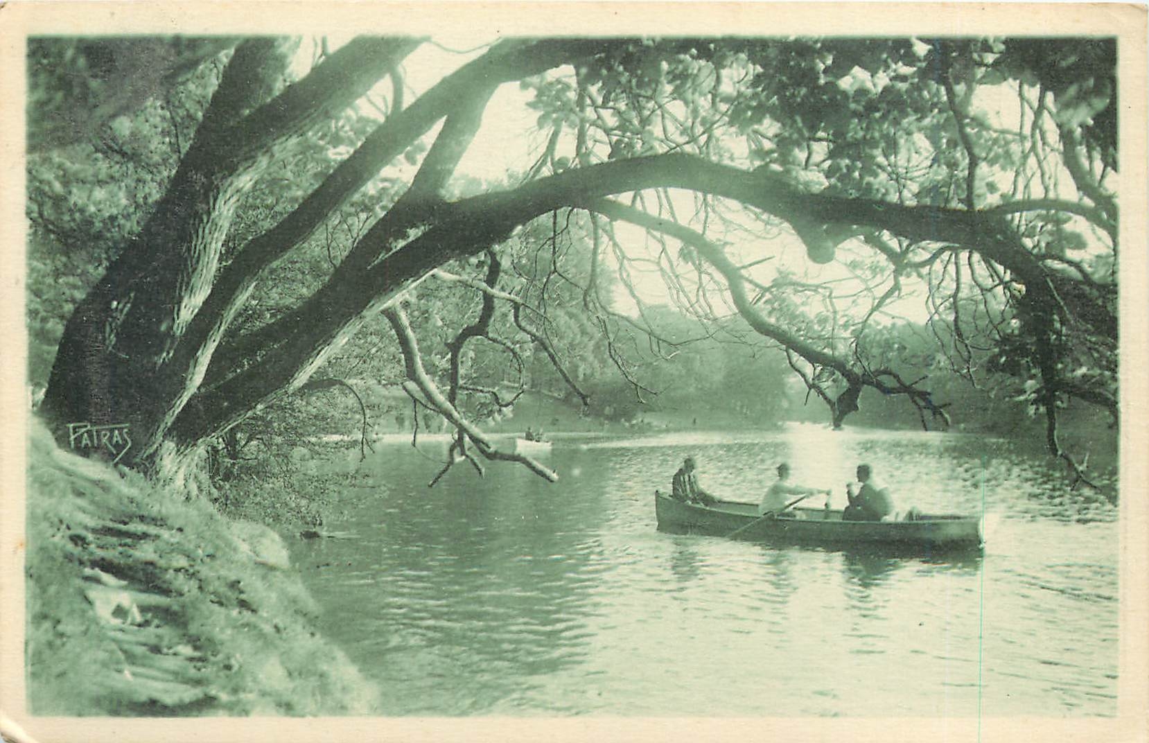 CPA Les Jolis Coins de Paris Lac du Bois de Boulogne Une partie de Canotage 