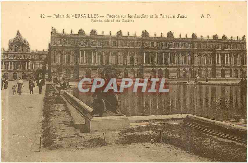 CPA Palais de Versailles Facade sur les Jardins et le Parterre d'Eau 