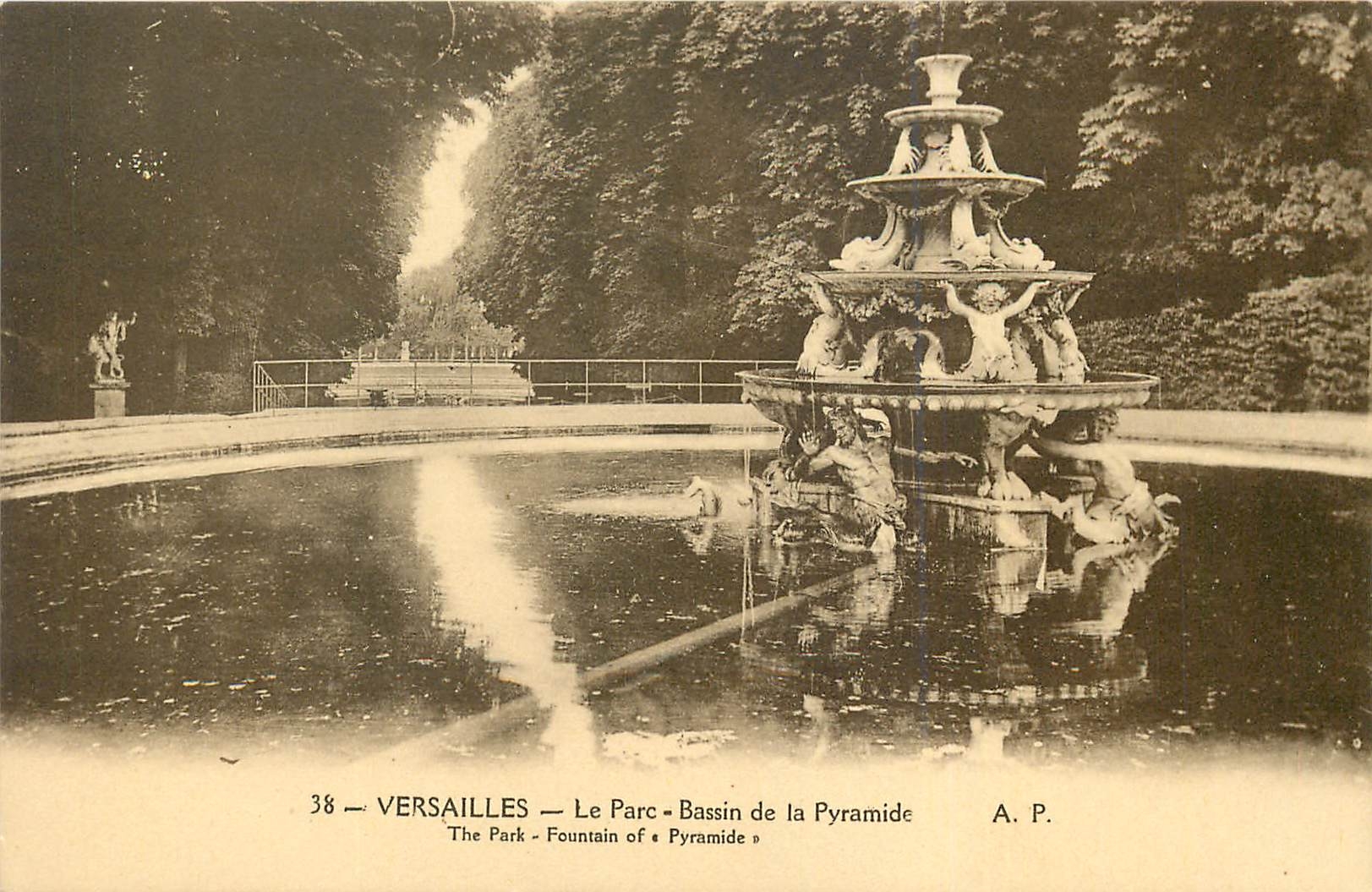 CPA Versailles Le Parc Bassin de la Pyramide 