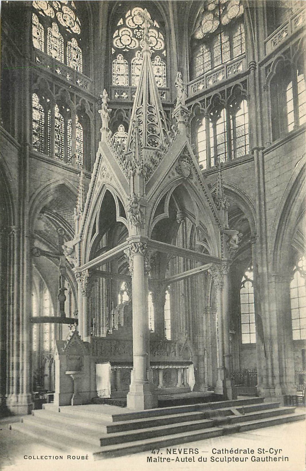 CPA Nevers Cathedrale St Cyr Maitre Autel du Sculpteur Gautherin 