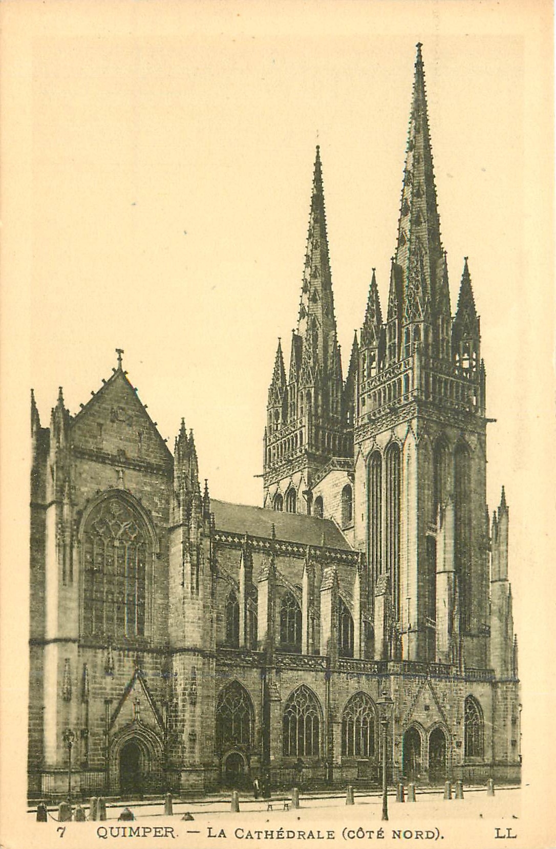 CPA Quimper La Cathedrale Cote Nord 