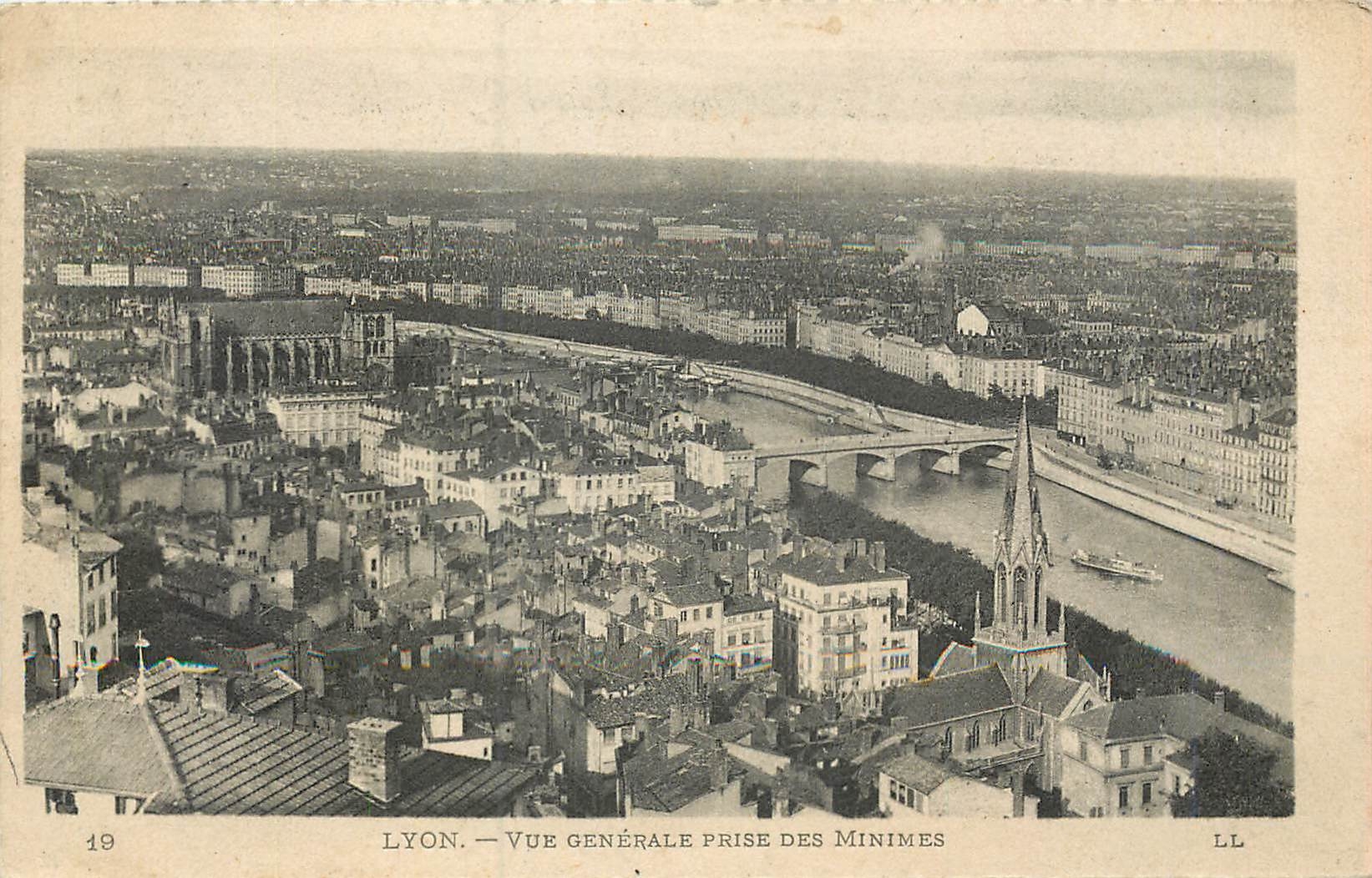 CPA Lyon Vue generale prise des Minimes 