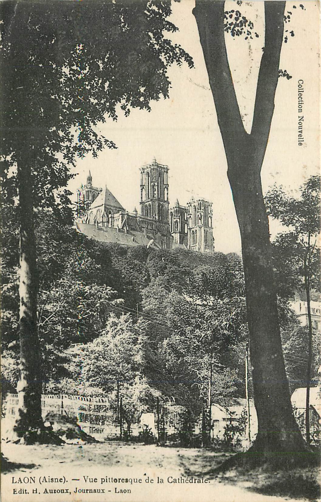 CPA Laon Aisne Vue pittoresque de la Cathedrale 