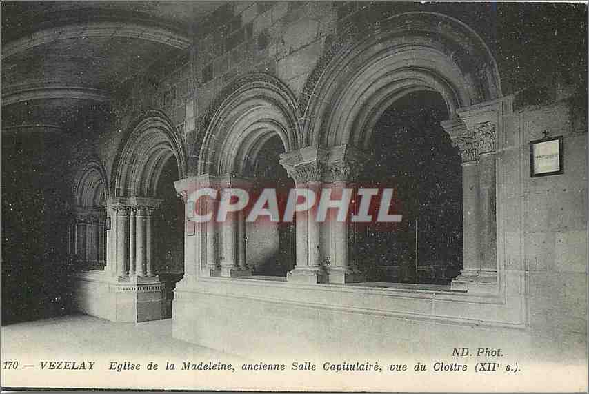 CPA Vezelay Eglise de la Madeleine ancienne Salle Capitulaire vue du Cloitre 