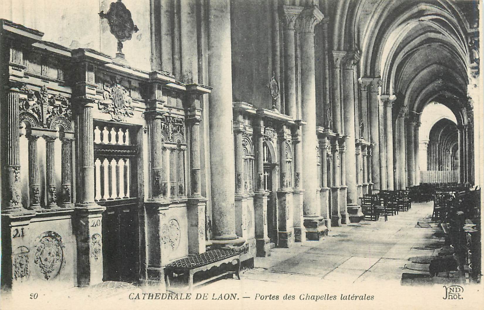 CPA Cathedrale de Laon Porte des Chapelles laterales 