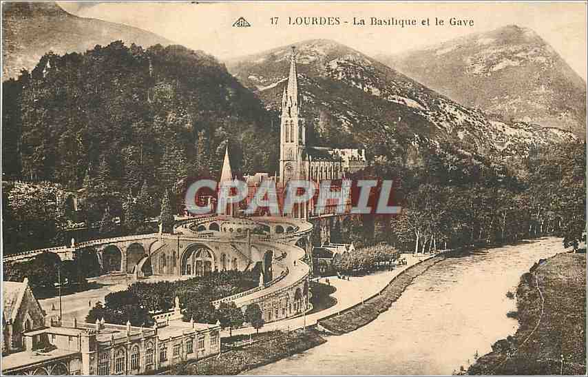 CPA Lourdes La Basilique et le Gave 