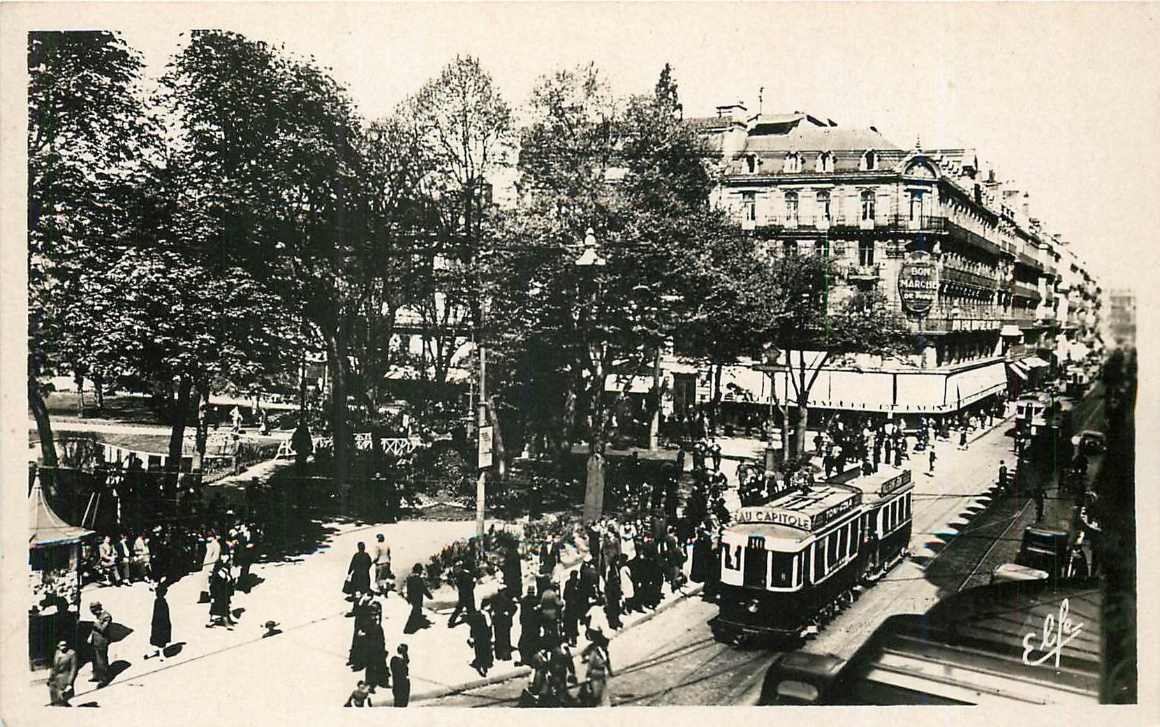 Toulouse - Square du Capitole — tramway et promenade — Éditions Labouche Toulouse