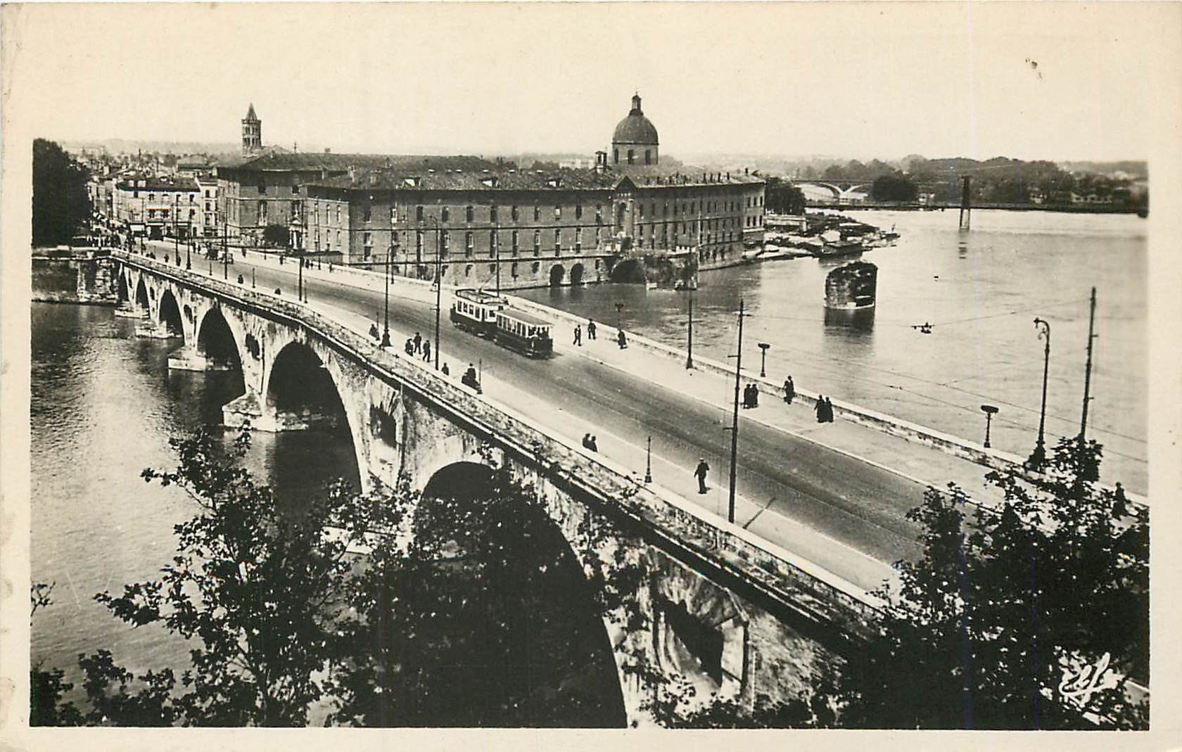 CPA Toulouse Vue plongeante sur le Pont Neuf et l'Hotel Dieu 