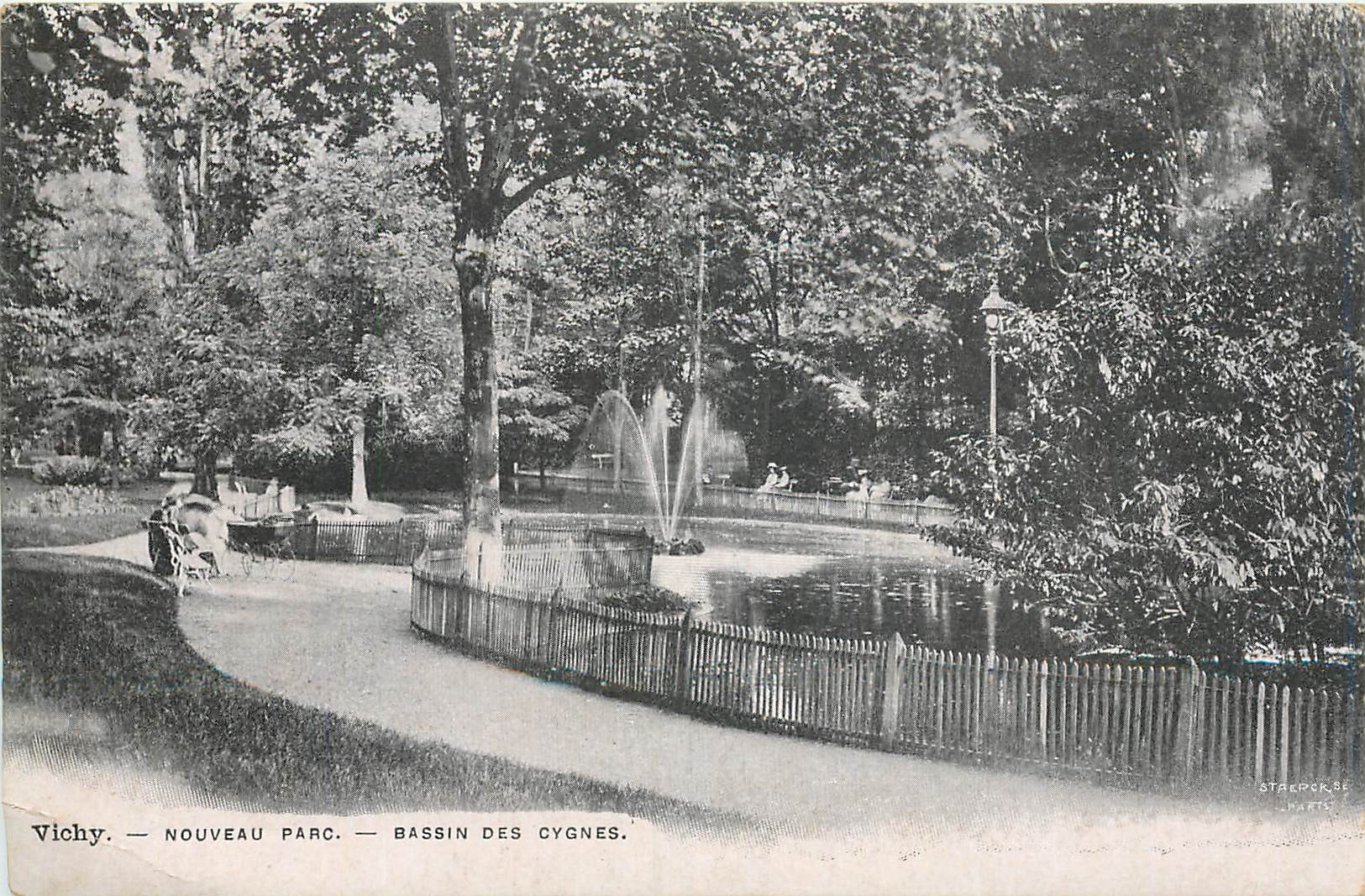 CPA Vichy Nouveau Parc Bassin des Cygnes 