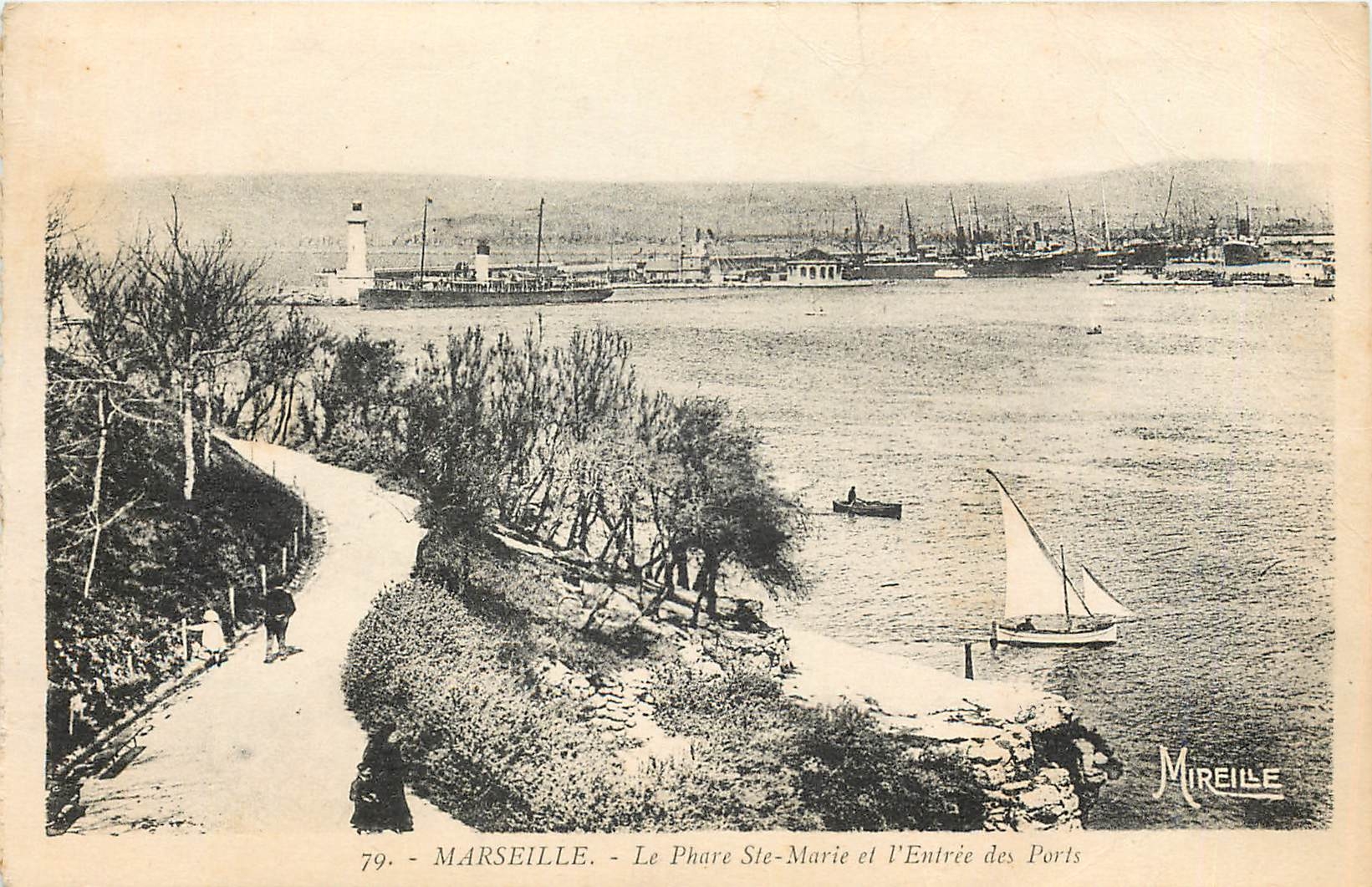 CPA Marseille Le Phare Ste Marie et l'Entree des Ports 