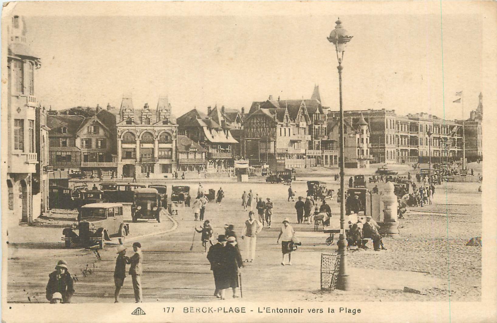 CPA Berck Plage L'entonnoir vers la Plage 