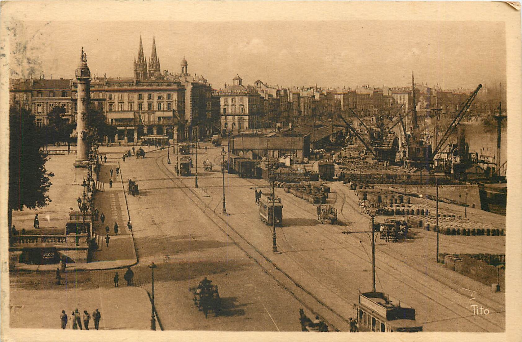 CPA Bordeaux Le Quai Louis XVIII 