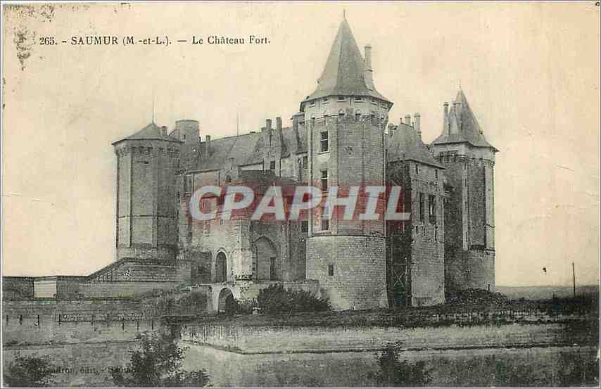 CPA Saumur M et L Le Chateau Fort 