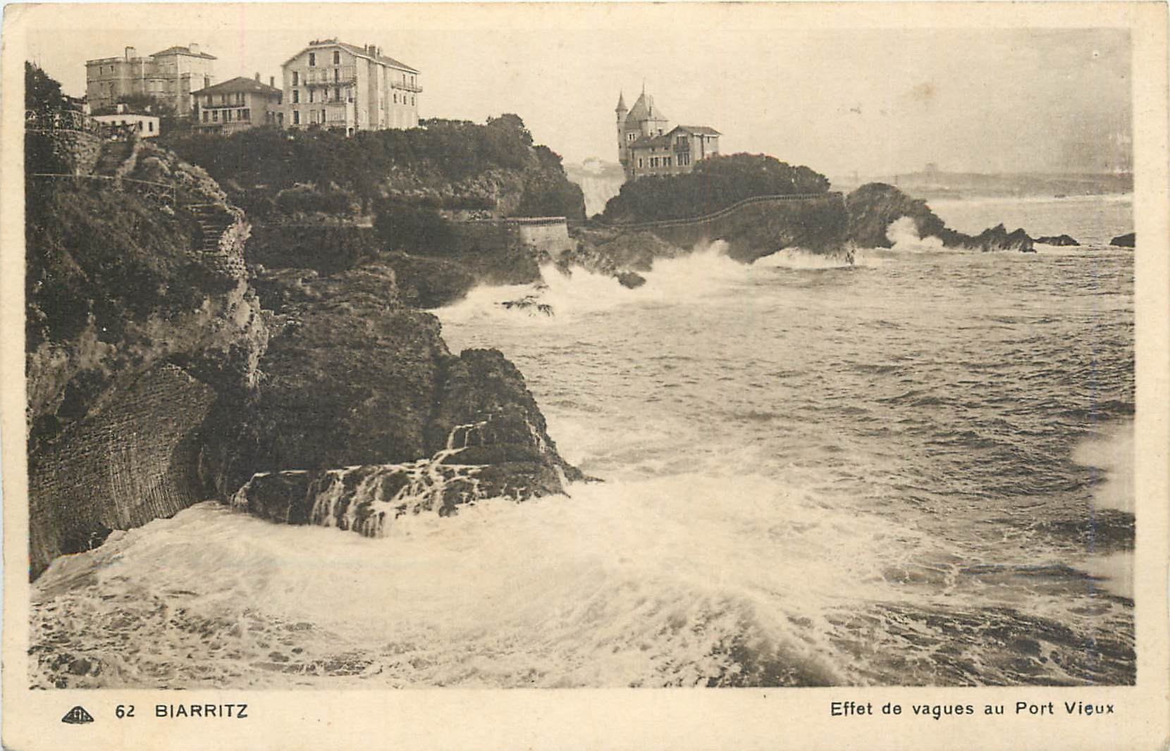 CPA Biarritz Effet de vagues au Port Vieux 
