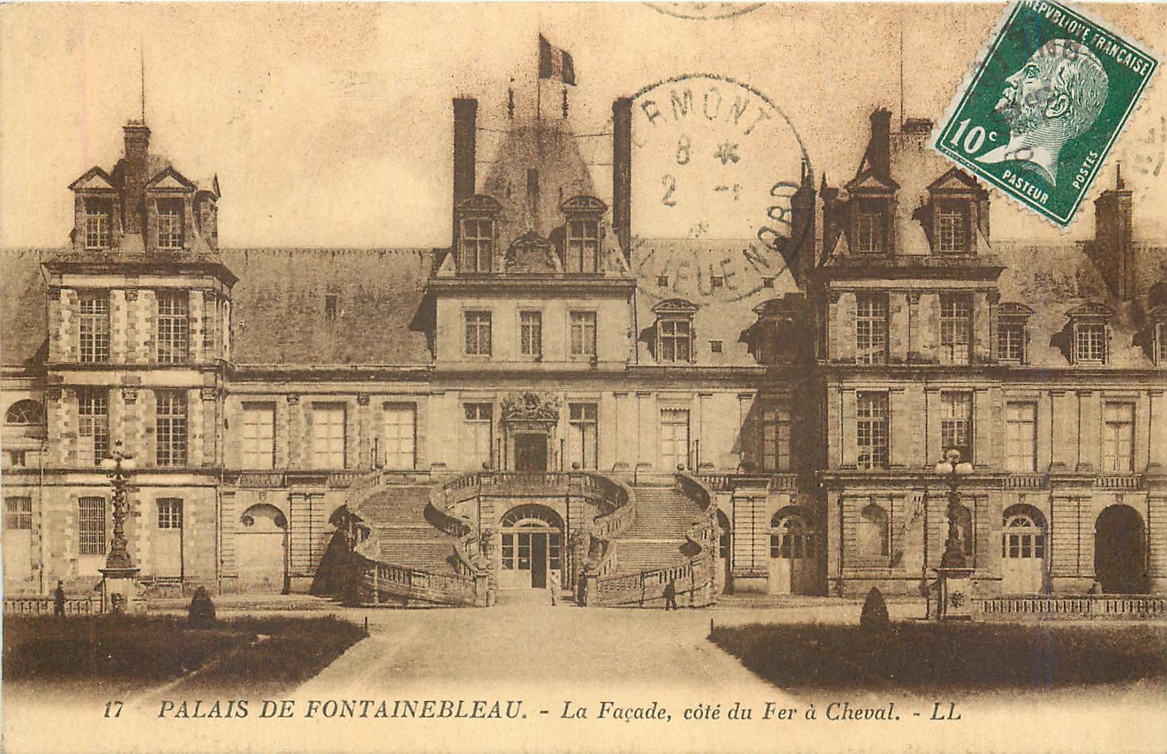 Palais de Fontainebleau — Fassade, Seite des Fer à Cheval — LL