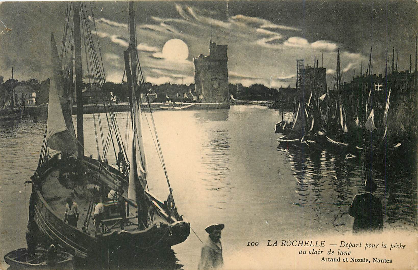 CPA La Rochelle Depart pour la peche au clair de lune Bateaux