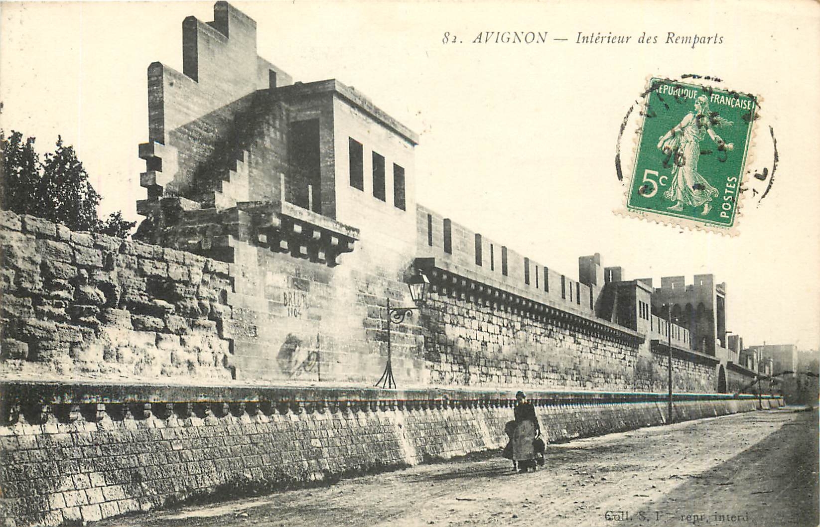 CPA Avignon Interieur des Remparts 