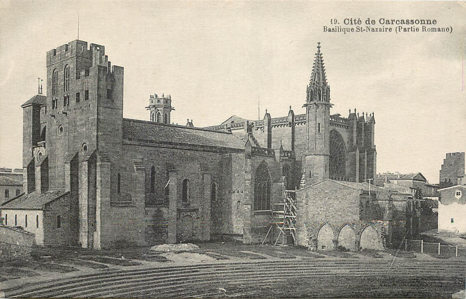 CPA Cite de Carcassonne Basilique St Nazaire Partie Romane 