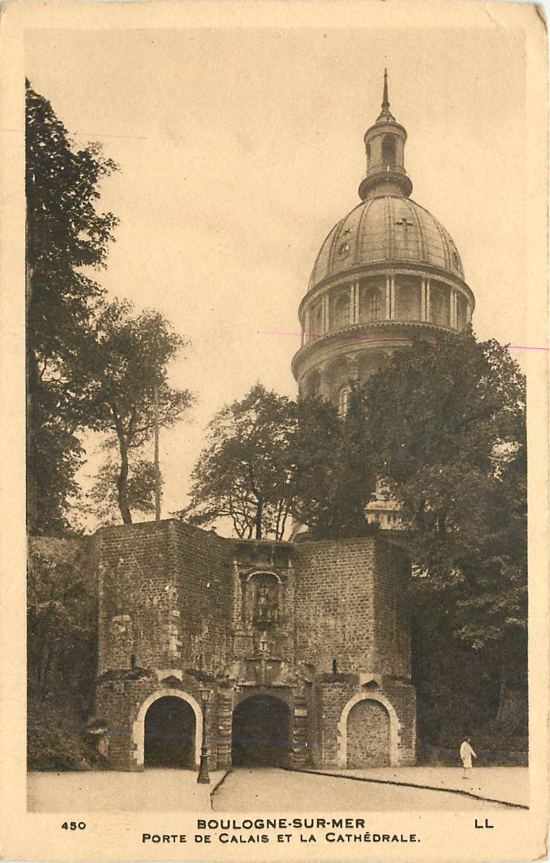 CPA Boulogne sur Mer Porte de Calais et la Cathedrale 