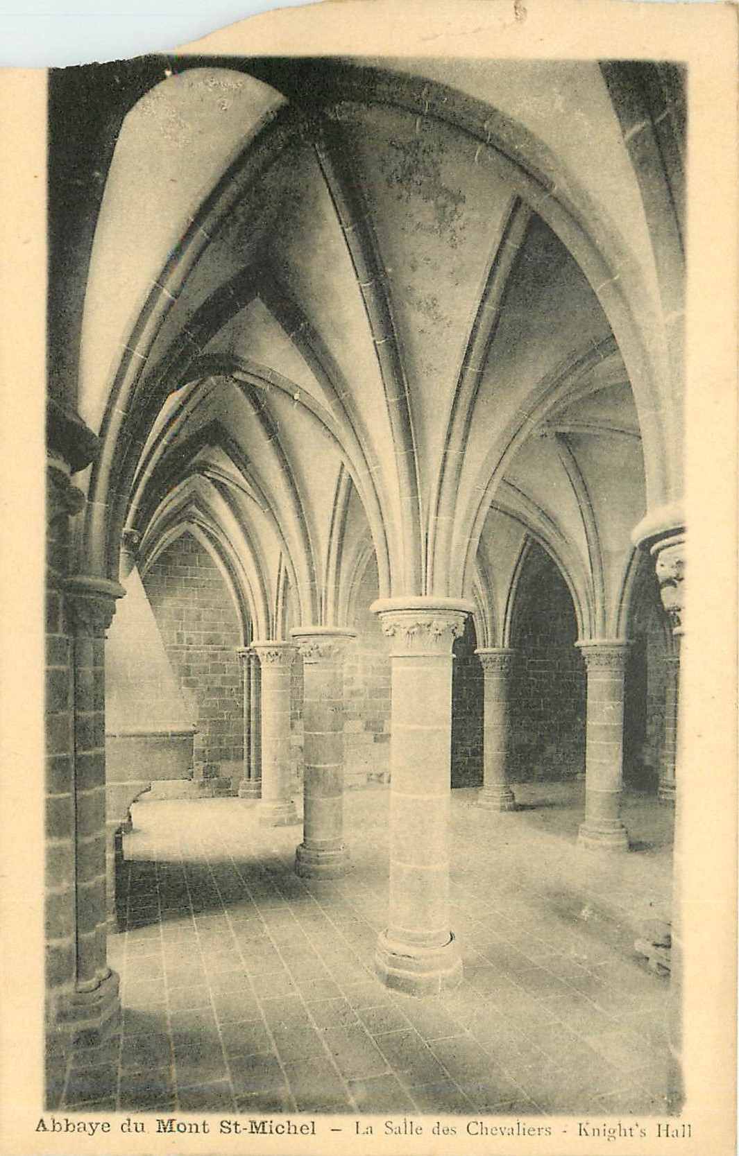 CPA Abbaye du Mont St Michel La Salle des Chevaliers 