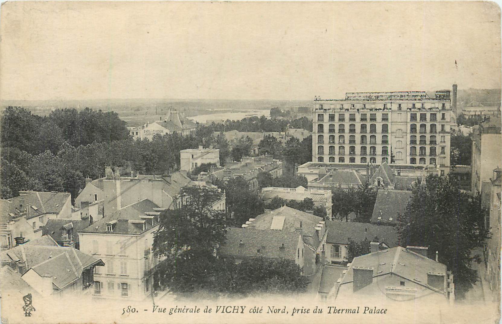 CPA Vue Generale de Vichy cote Nord prise du Thermal Palace 