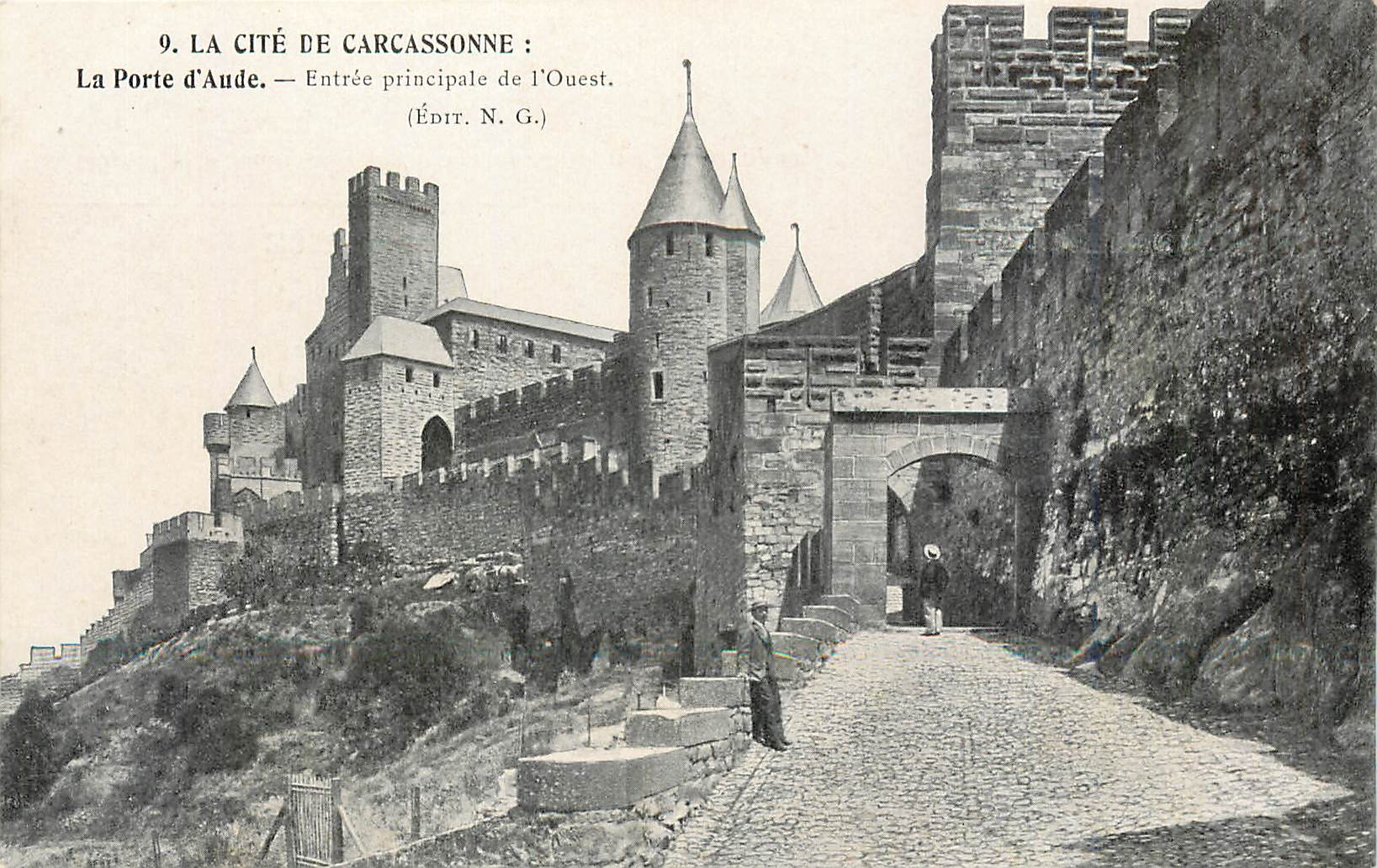 CPA La Cite de Carcassonne La Porte d'Aude Entree principale de l'Ouest 