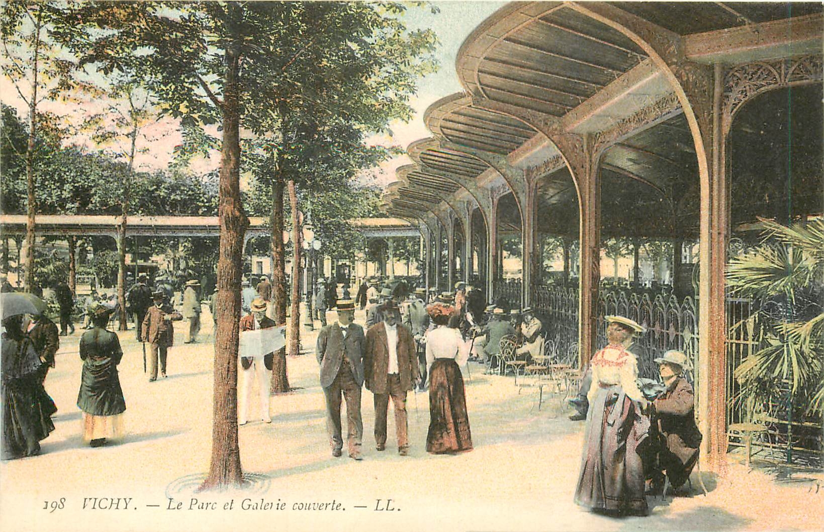 CPA Vichy Le Parc et Galerie converte 
