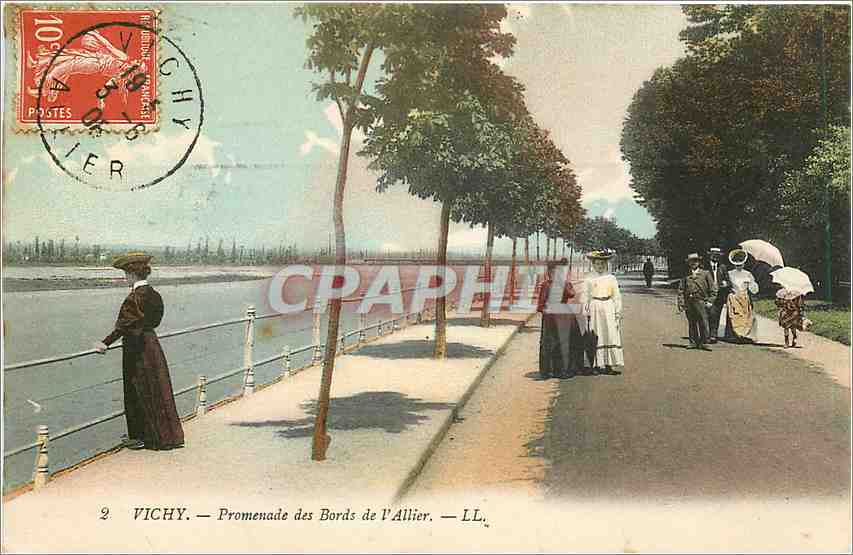 CPA Vichy Promenade des Bords de l'Allier 