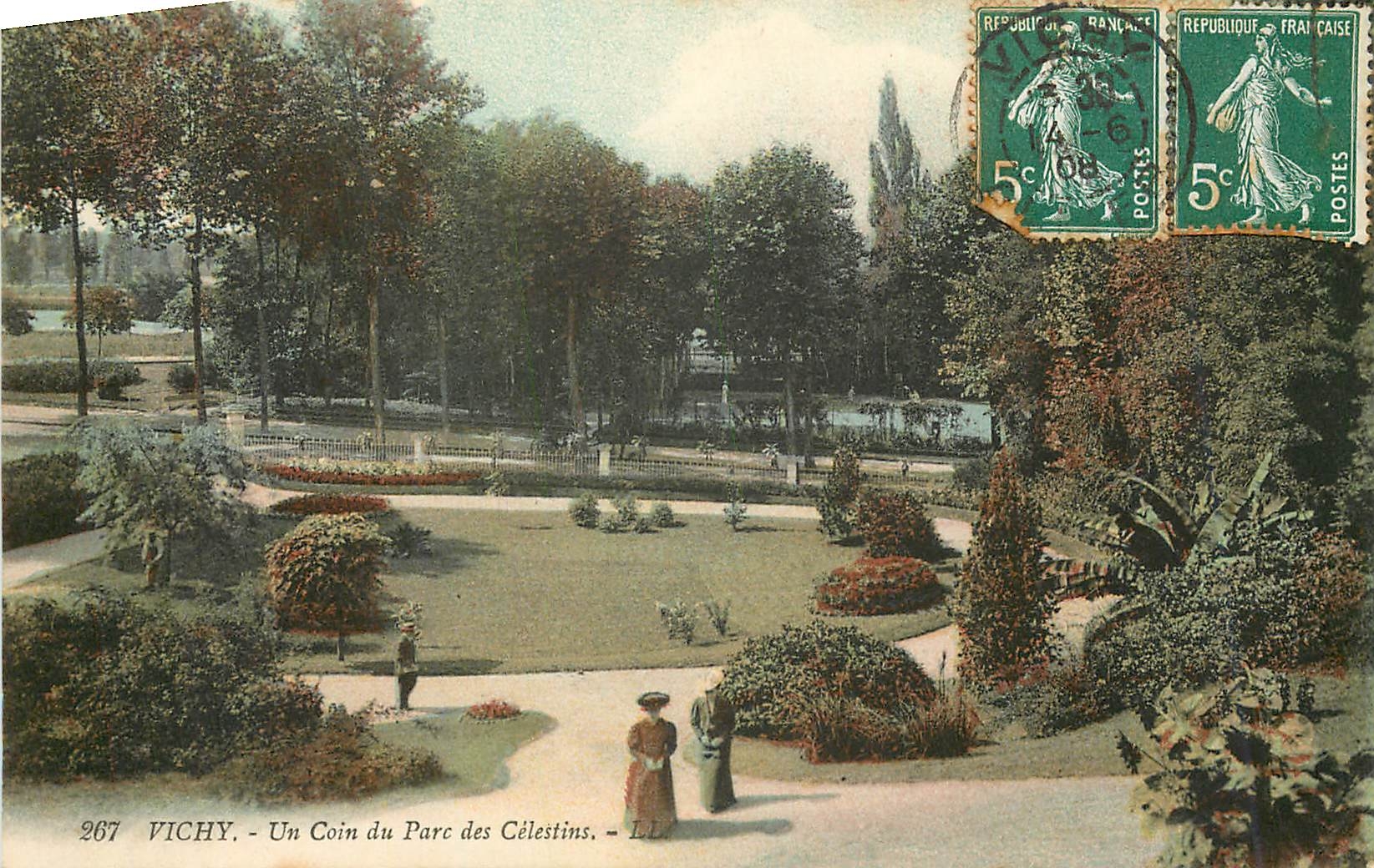CPA Vichy Un Coin du Parc des Celestins 