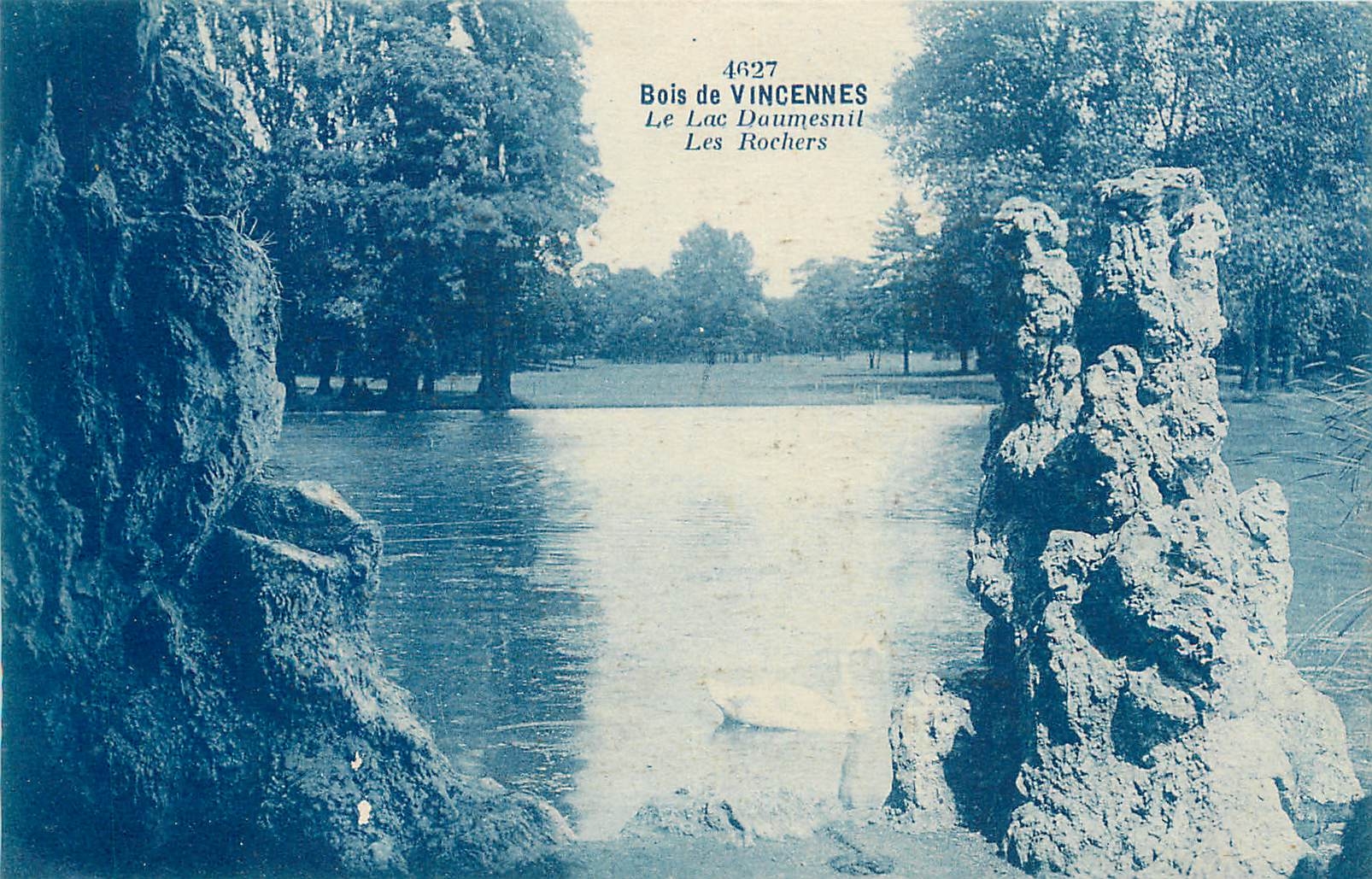 CPA Bois de Vincennes Le Lac Daumesnil Les Rochers 