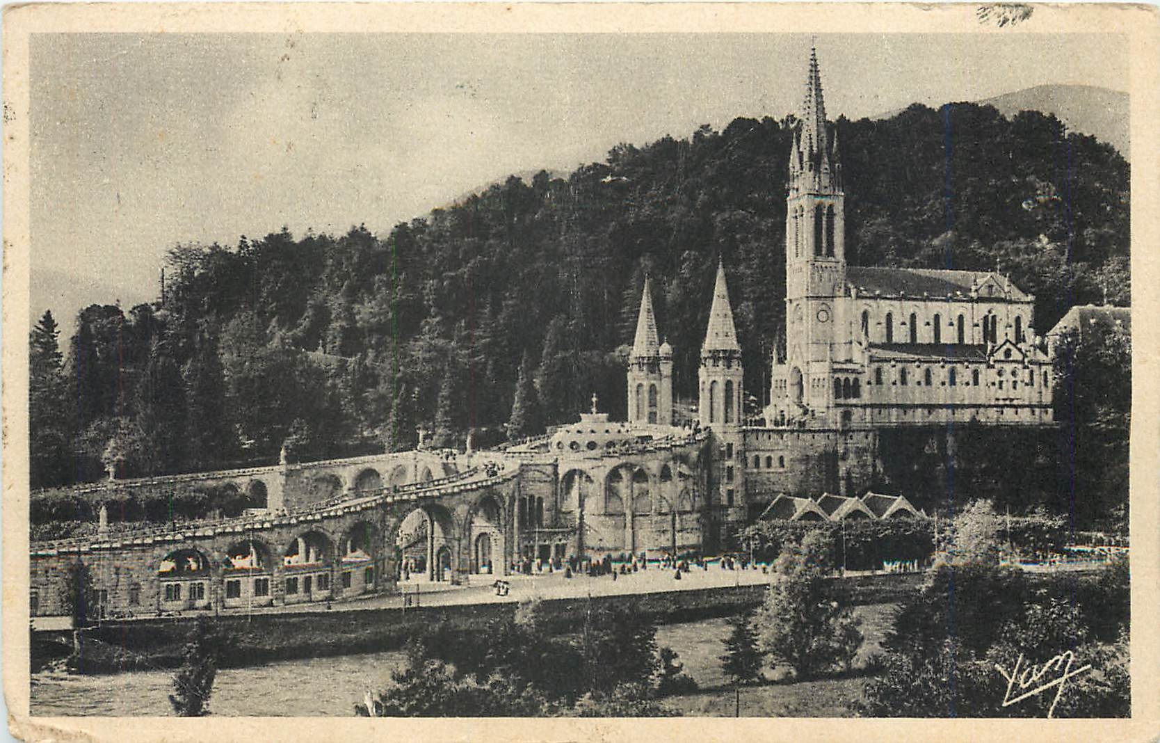 CPA Lourdes La Basilique et le Calvaire 