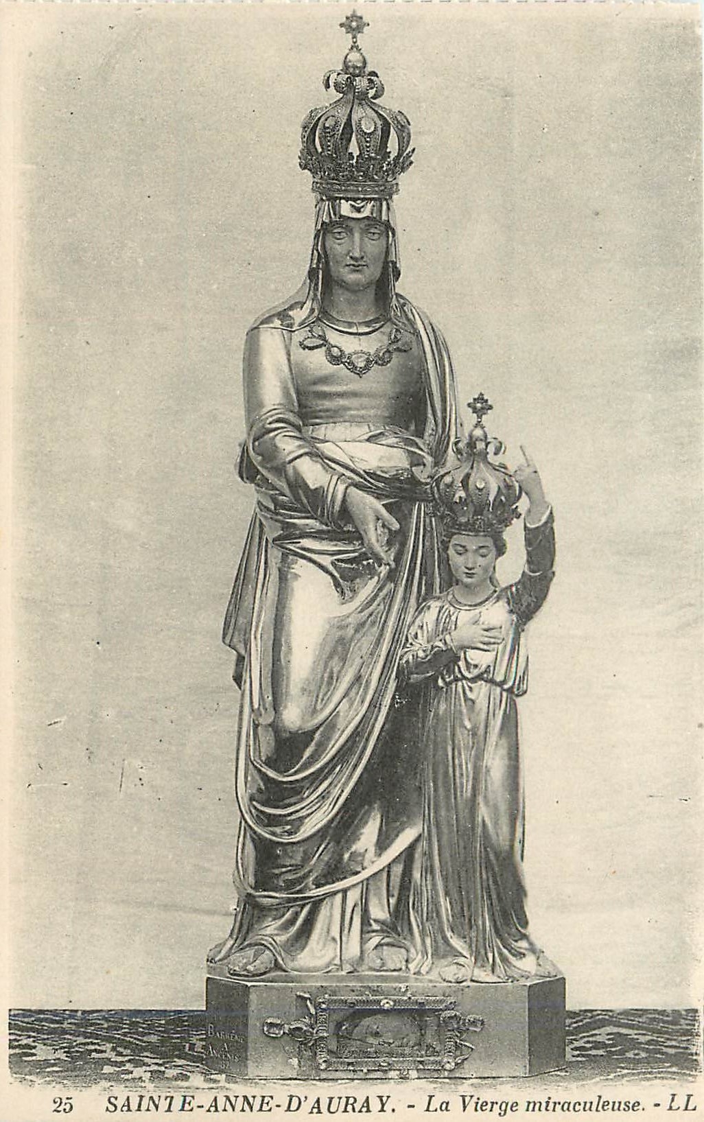 CPA Sainte Anne d'Auray La Vierge miraculeuse 