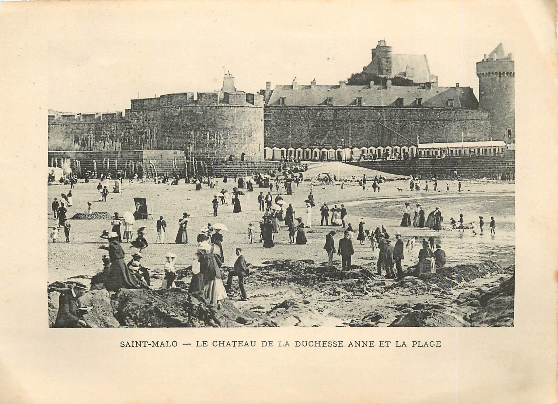 Saint-Malo — Le château de la Duchesse Anne et la plage