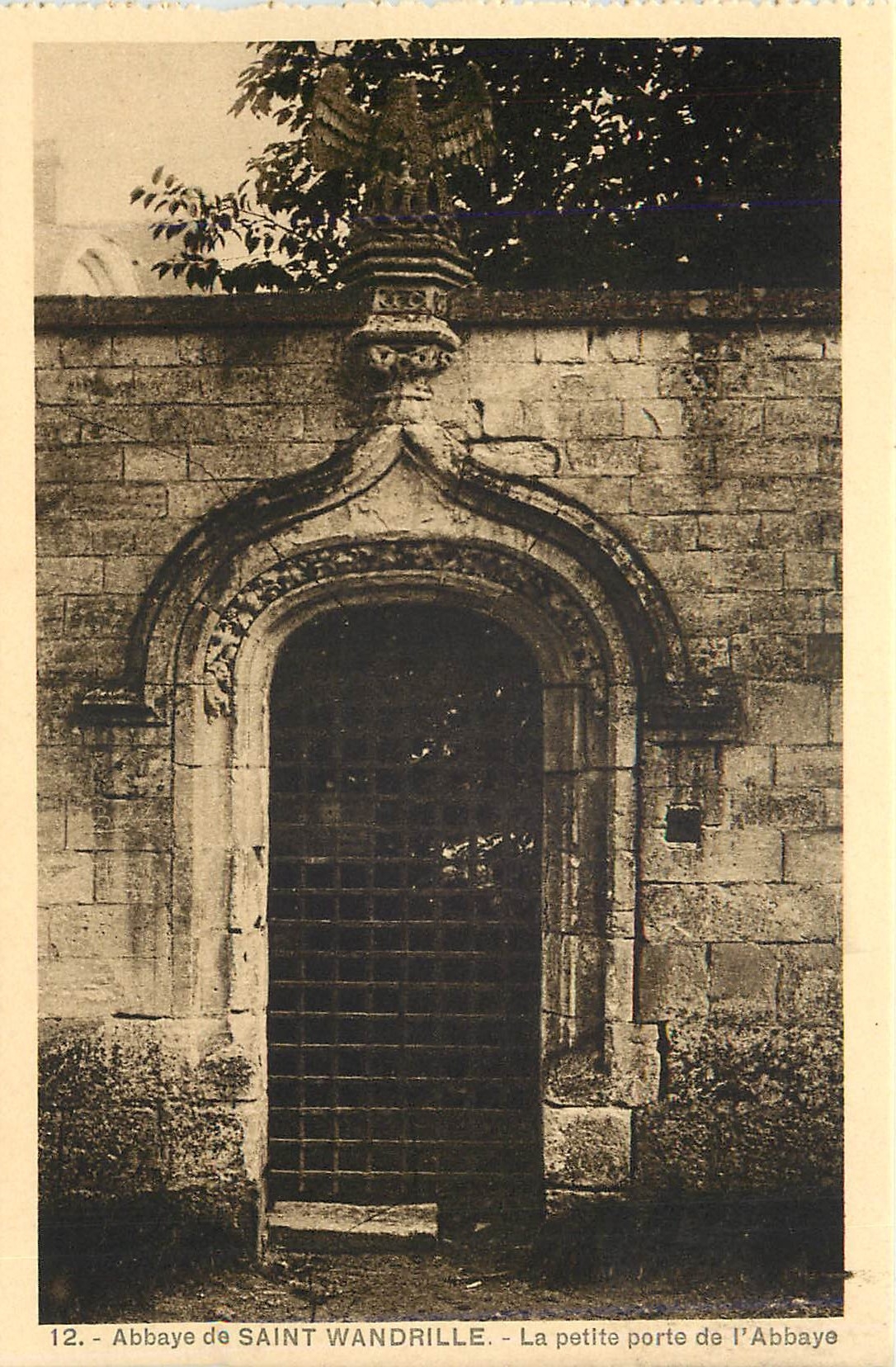CPA Abbaye de Saint Wandrille La petite porte de l'Abbaye 