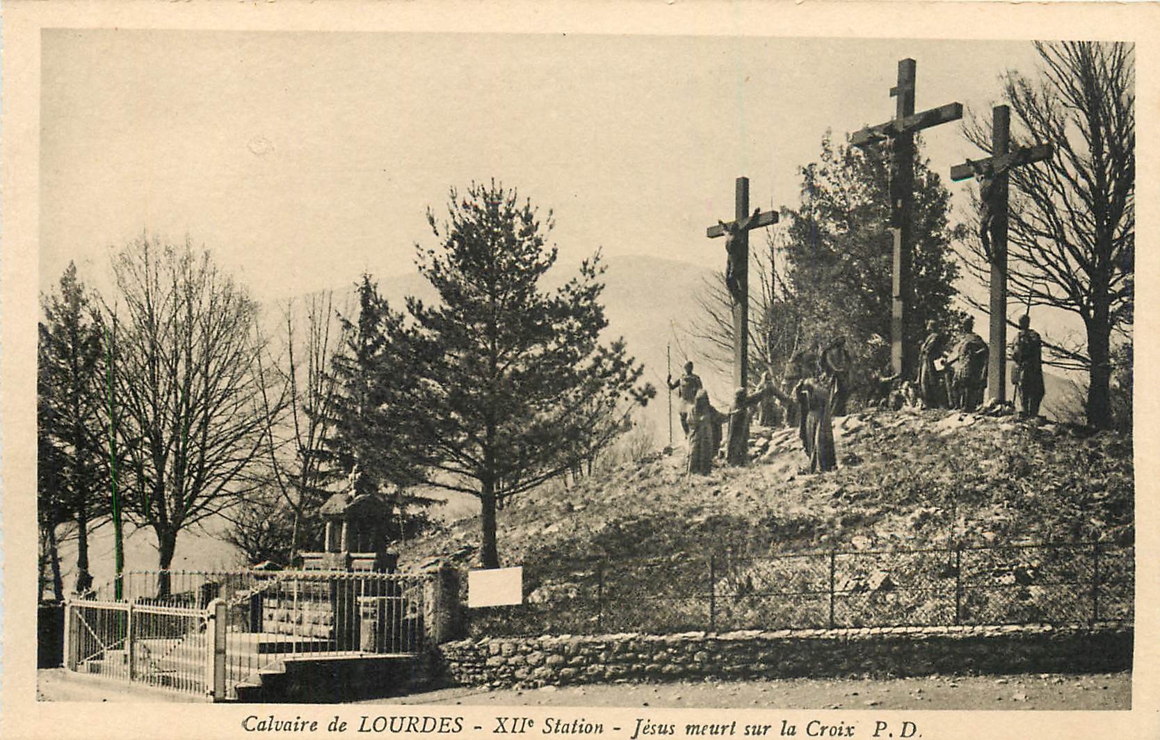 CPA Calvaire de Lourdes XII Station Jesus meurt sur la Croix 