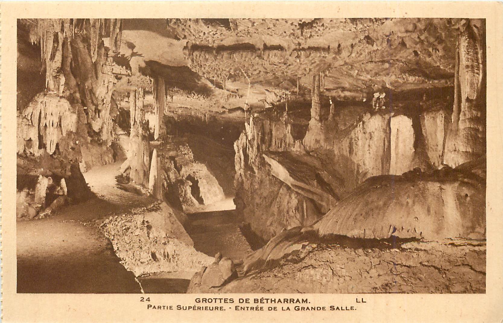 CPA Grottes de Betharram Partie Superiere Entree de la Grande Salle 