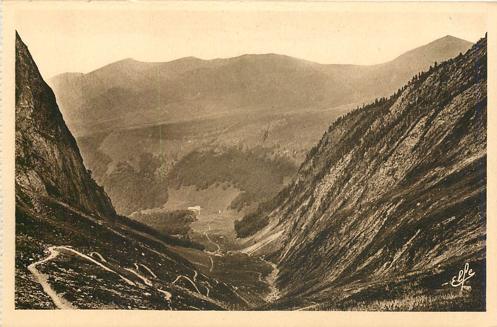 CPA Pyrenees Ocean Montee de Venasque Au fon L'Hospice de France 