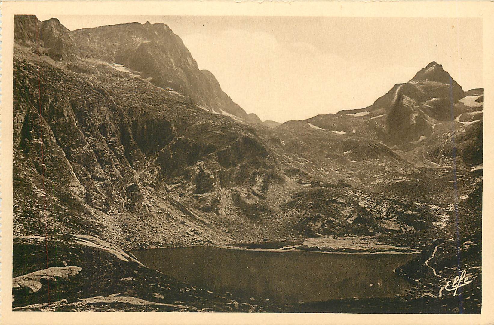 CPA Pyrenees Ocean Luchon Le Lac d'Espingo Au dessus du Lac d'Oo 