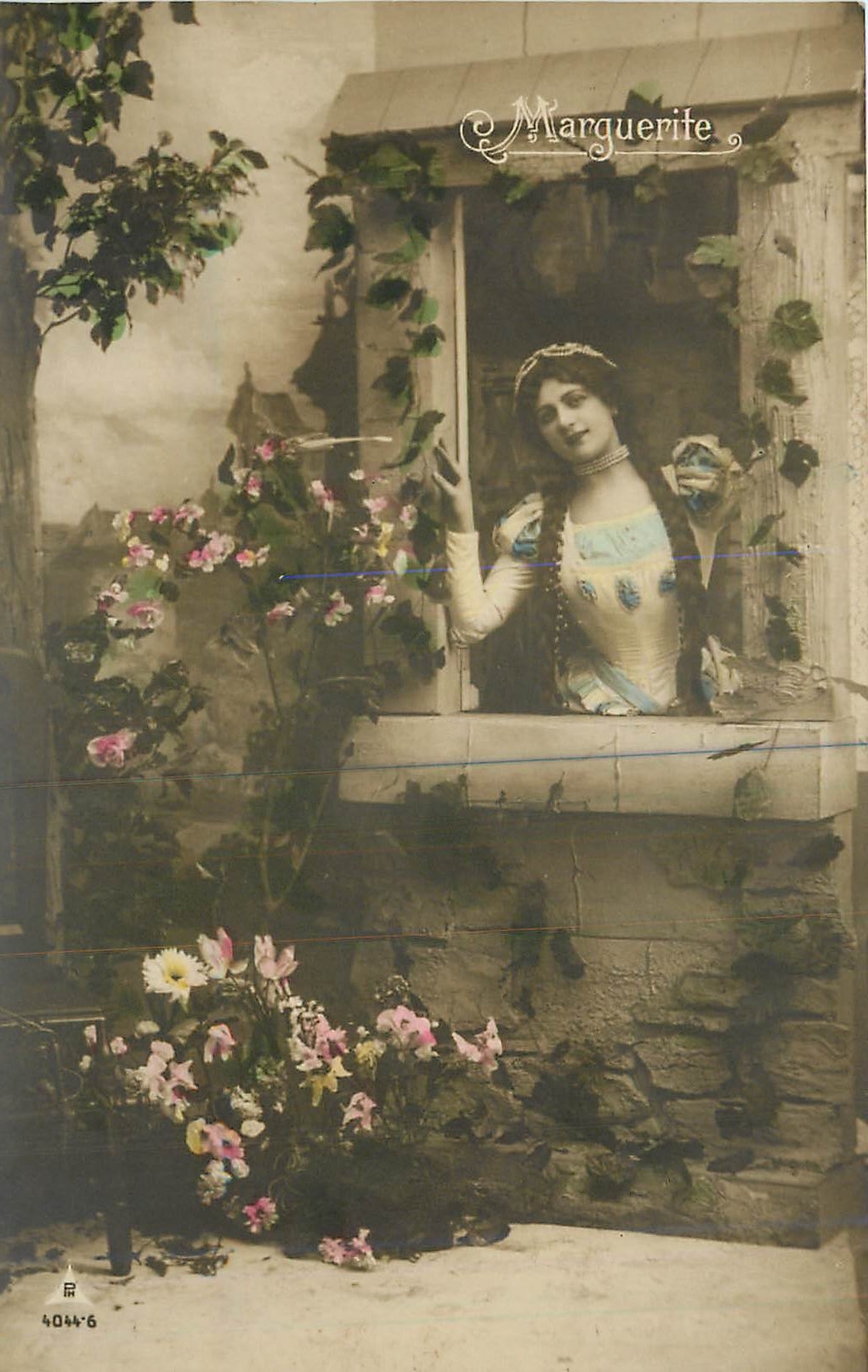 CPA Marguerite Femme