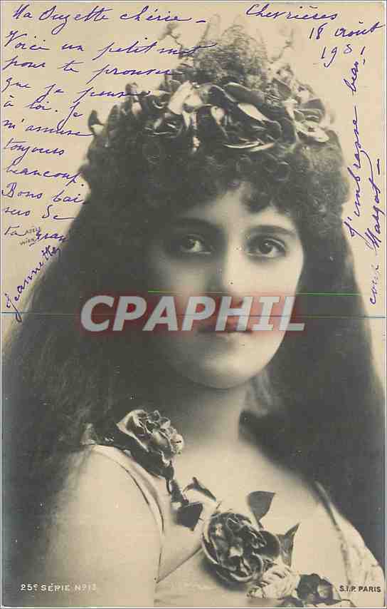 Jeune femme en couronne de fleurs — S.I.P. PARIS, série N°13