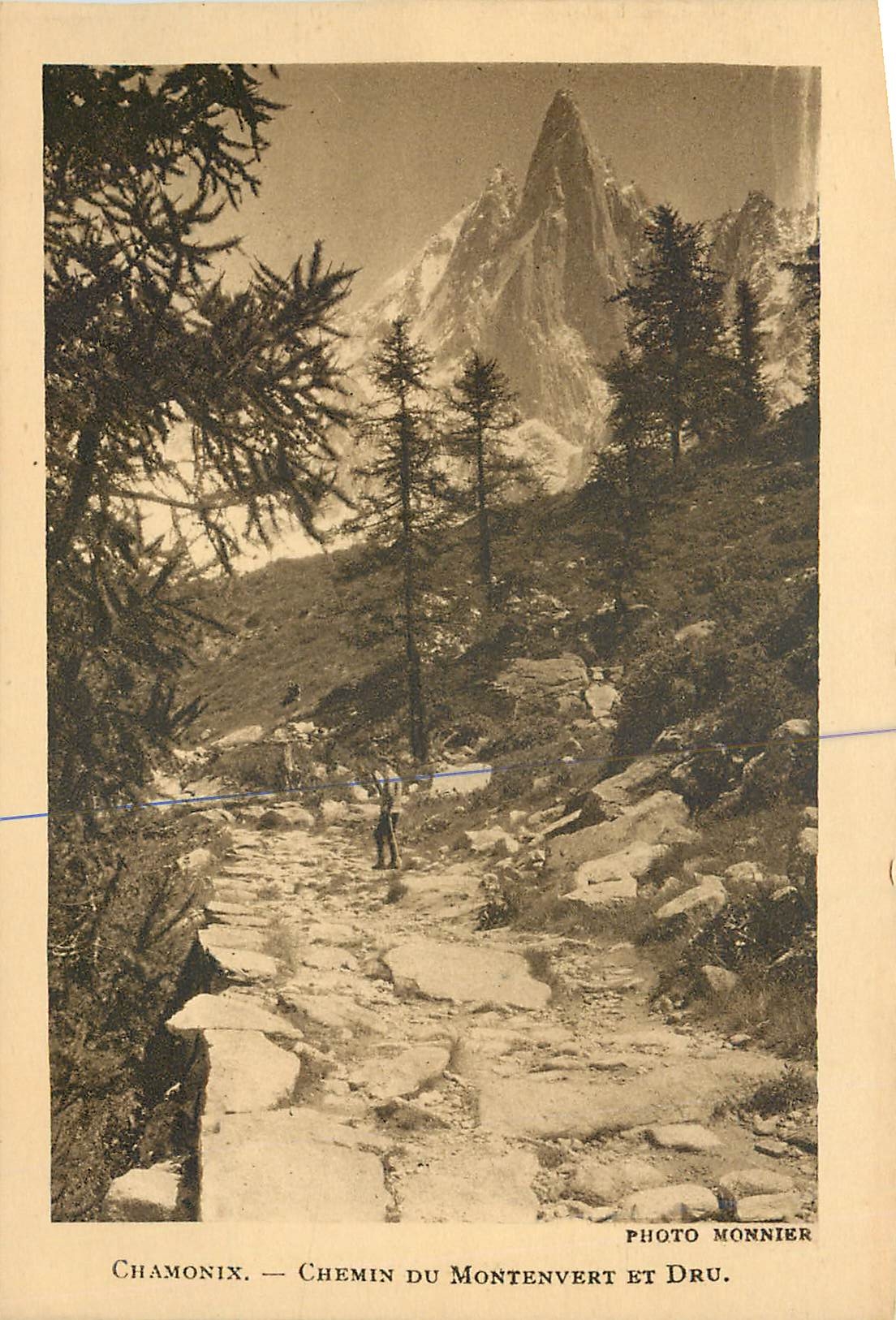 CPA Chamonix Chemin du Montenvert et Dru 