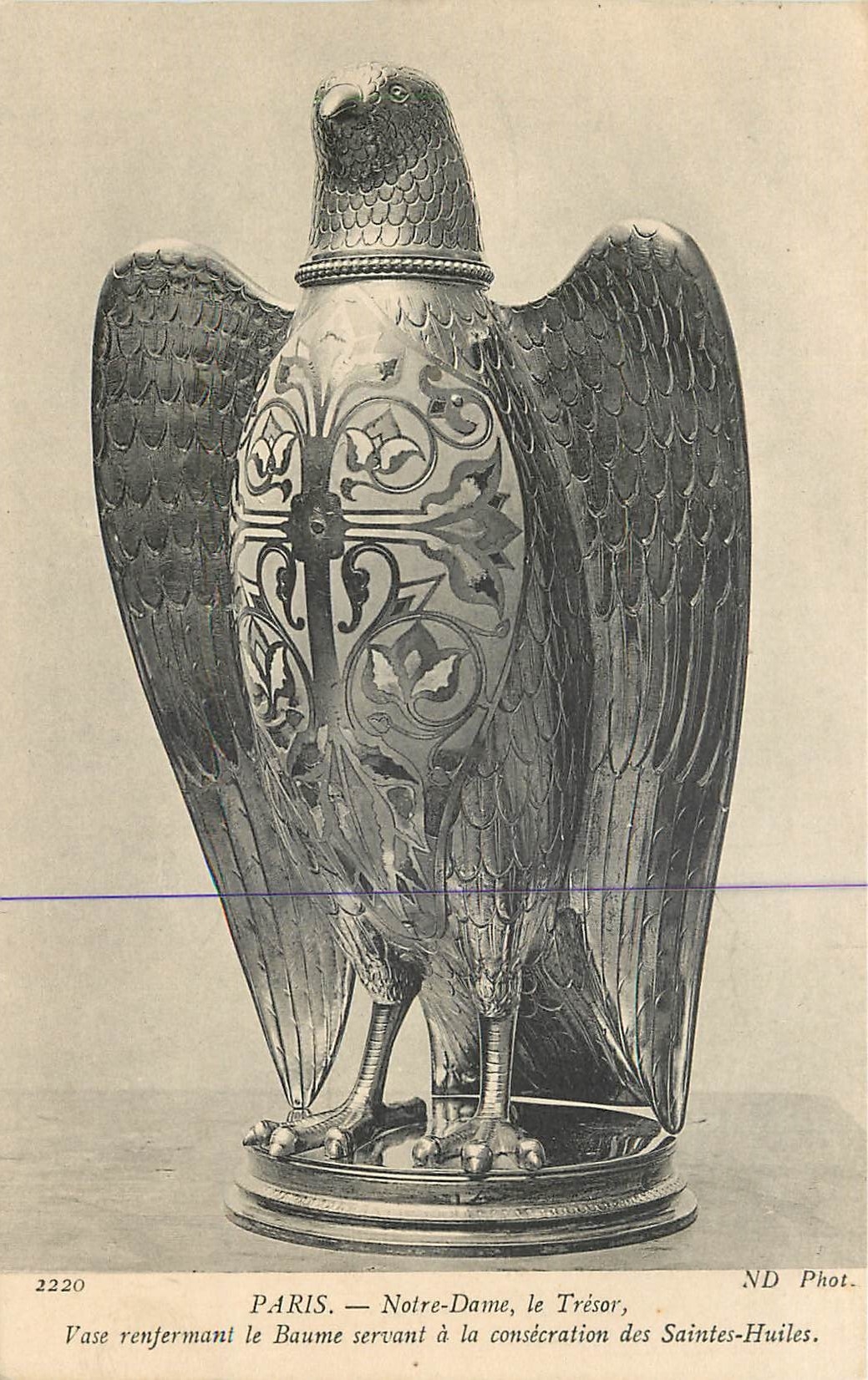 CPA Paris Notre Dame le Tresor Vase renfermant le Baume servant a la consecration des Saintes Huiles