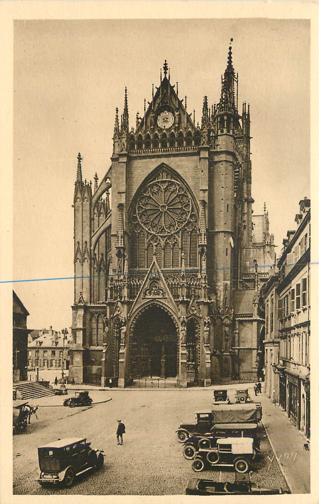 CPA Metz Moselle Facade de la Cathedrale 