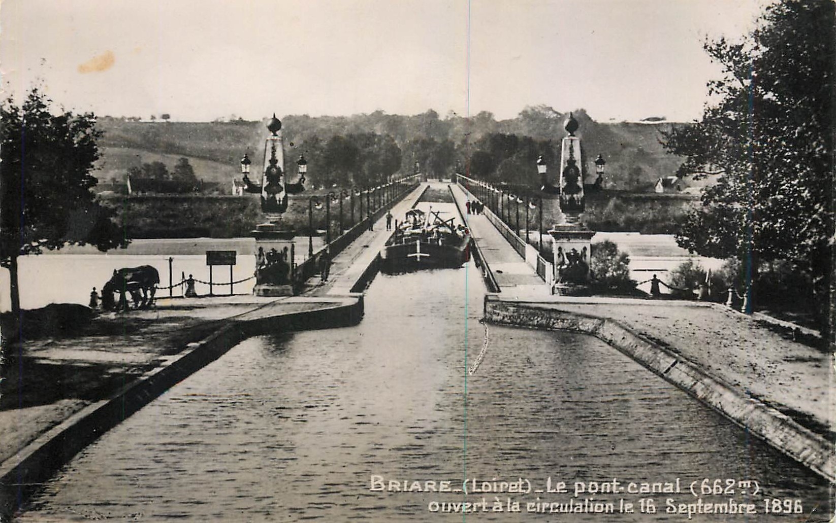 CPA Briare Loiret Le Pont Canal ouvert a la circulation 