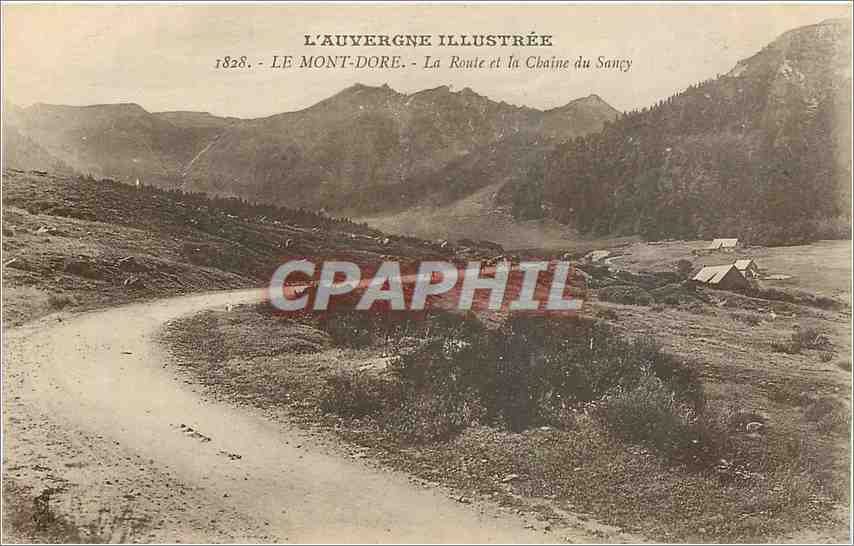 CPA Le Mont Dore La Route et la Chaine du Sancy 